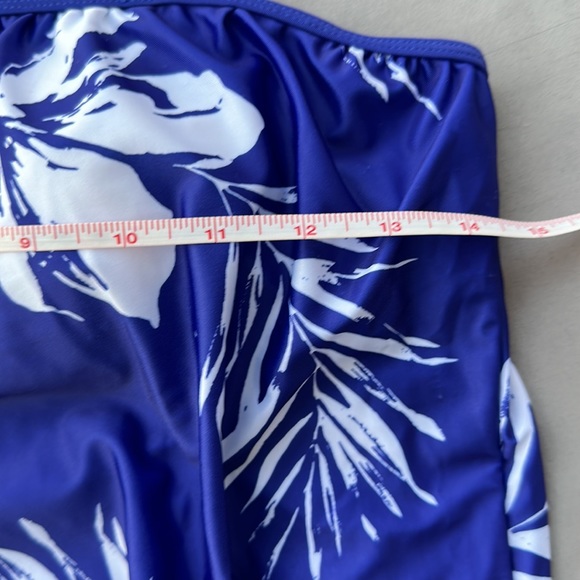 Unknown Brand, Women’s size small, Blue Floral Pattern, Tankini swim top - Picture 7 of 10